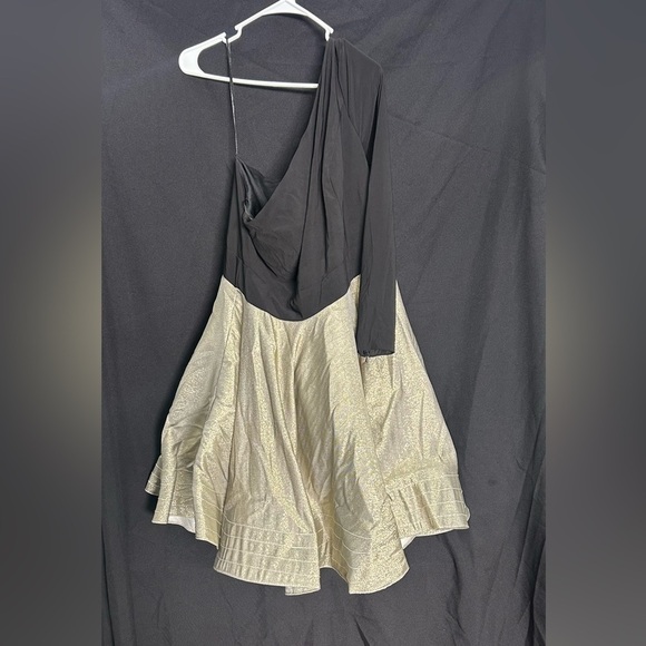 IEENA FOR MAC DUGGAL 48929 NWOT Black & Gold One Shoulder A-Line Dress - Picture 4 of 7